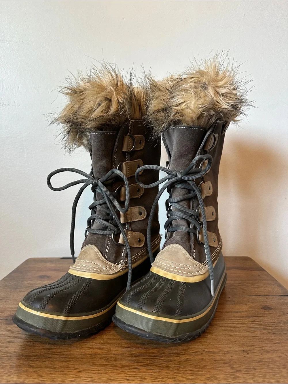 Sorel NL 1540-051 Women's 6 Faux Fur Lace Up Boots